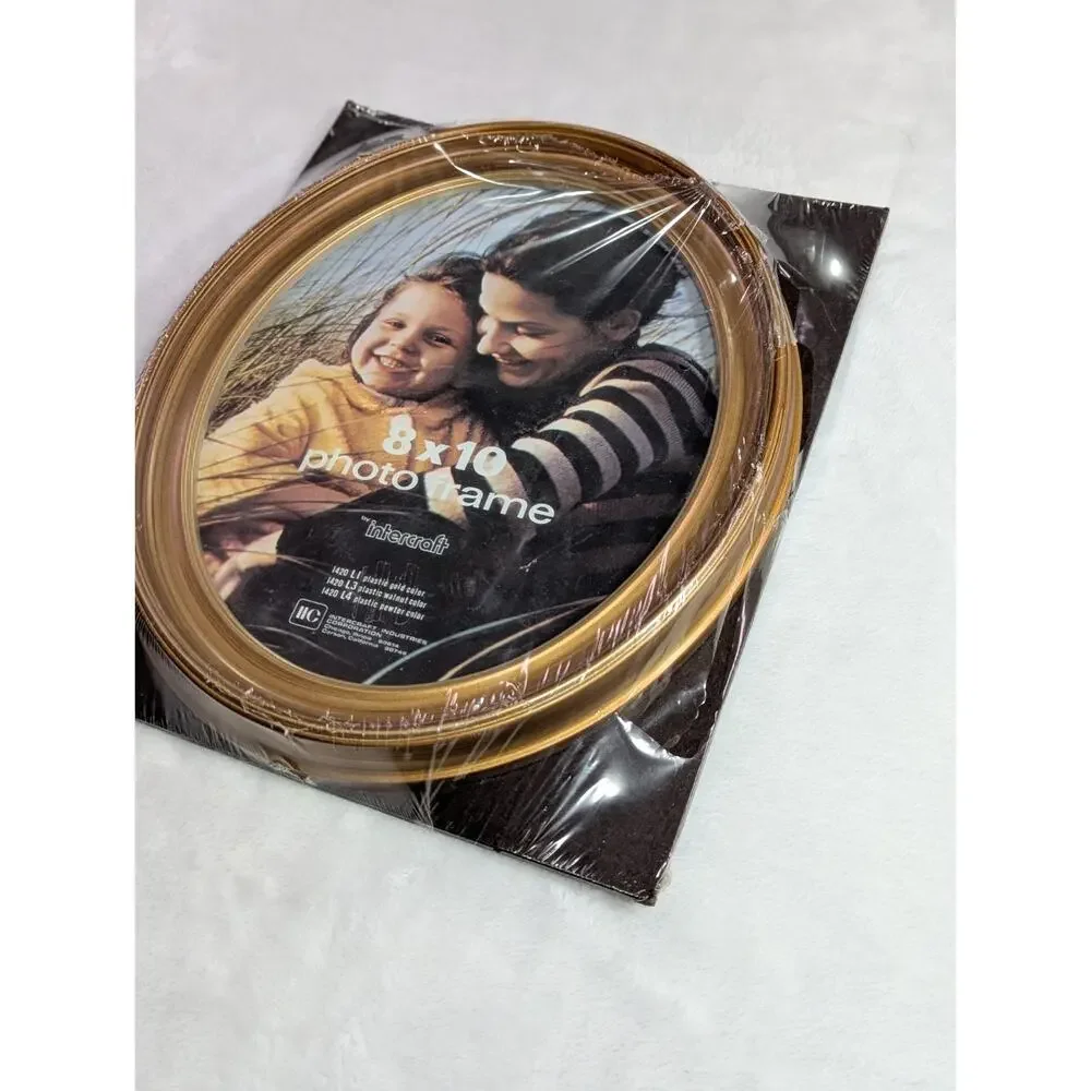 Vintage Intercraft 8x10 Gold Oval Picture Frame, Model 1420 L1 NOS Sealed